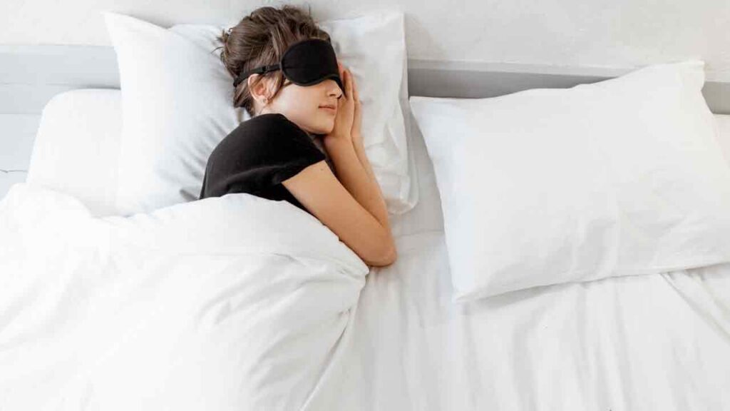 10 Habits for Deeper Sleep
